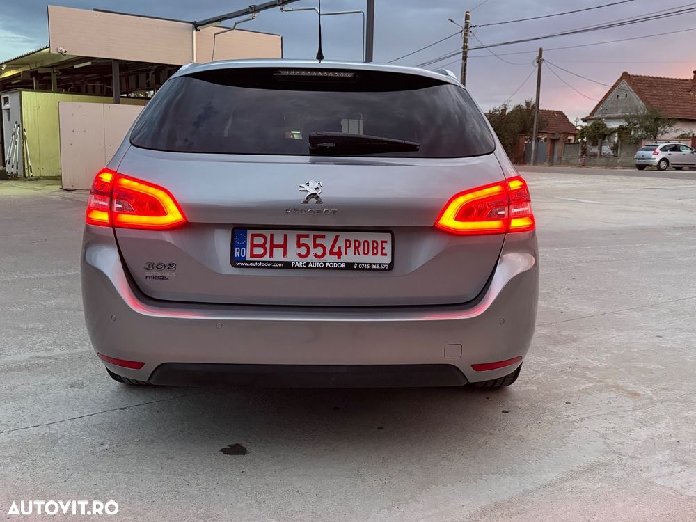Peugeot 308 - 10
