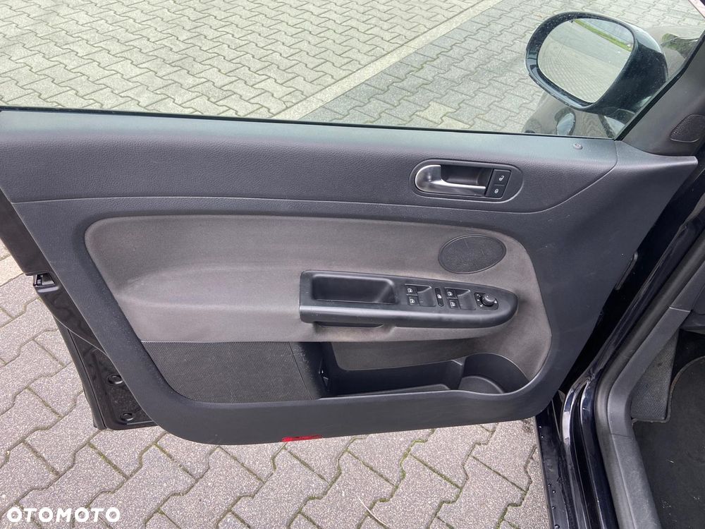 Volkswagen Golf Plus 1.6 TDI Comfortline - 22