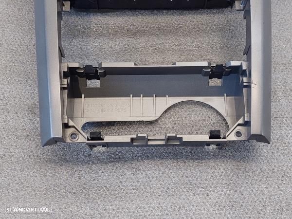 Moldura / Estrutura Consola Central / Rádio Opel Astra H (A04) - 2