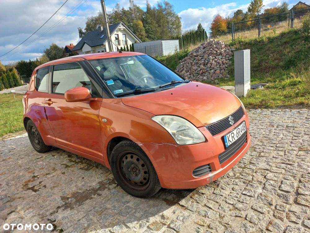 Suzuki Swift - 1
