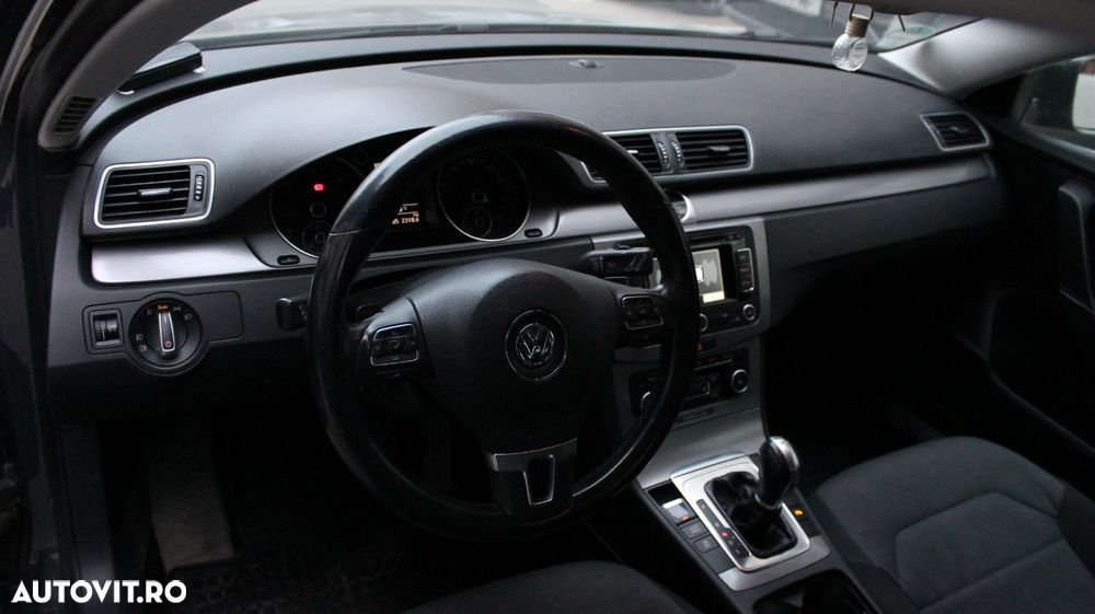Volkswagen Passat 2.0 TDI DPF Blue TDI DSG Comfortline - 9