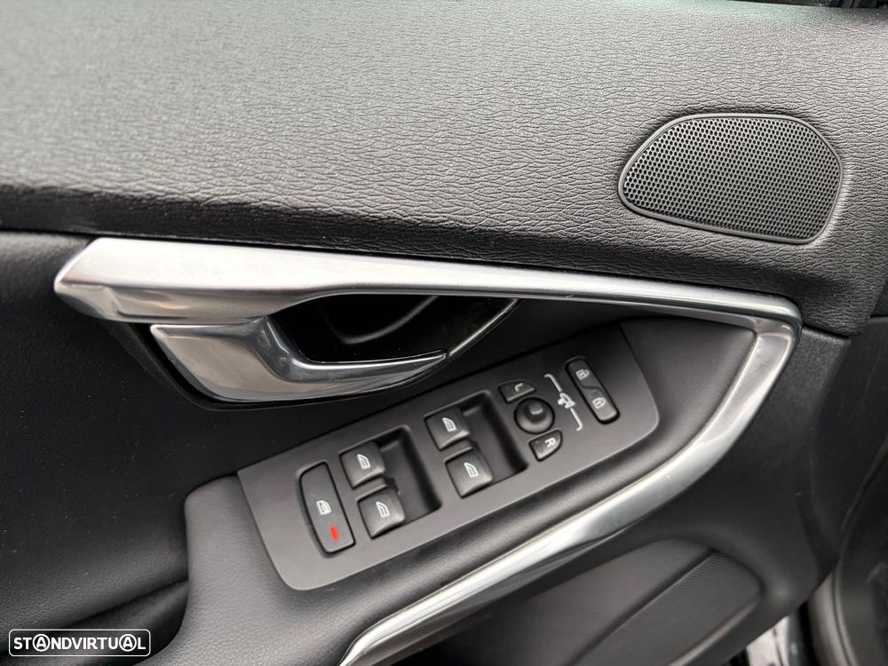 Volvo V40 Cross Country D2 Momentum - 22