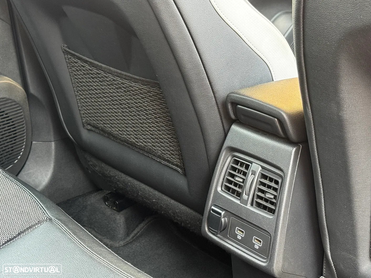 Renault Captur 1.0 TCe Exclusive - 30
