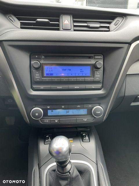 Toyota Avensis - 12