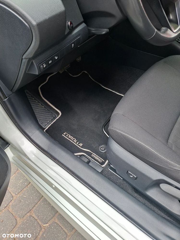 Toyota Corolla 1.8 Hybrid Comfort - 37