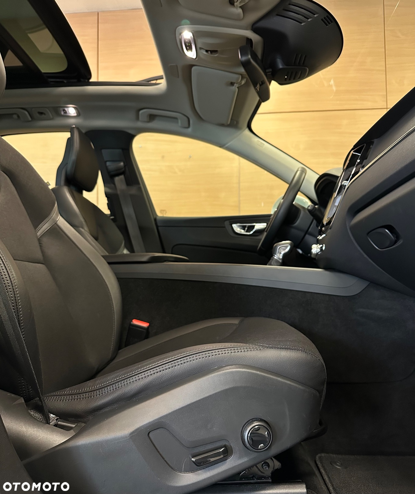 Volvo XC 60 T5 AWD Momentum - 9