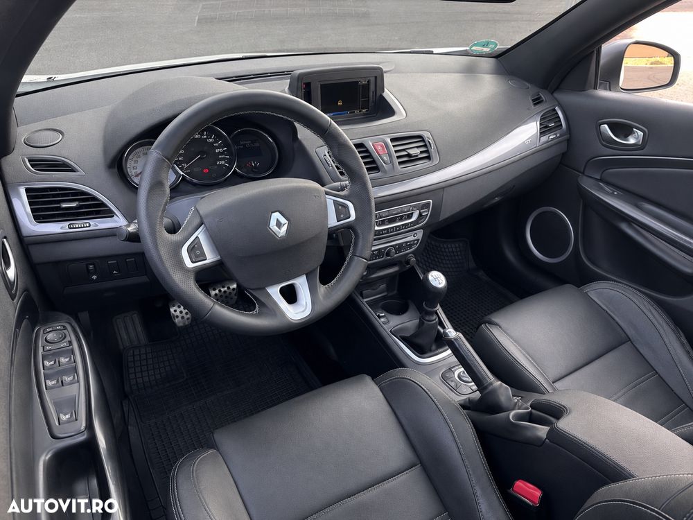 Renault Megane TCe 180 GT - 11