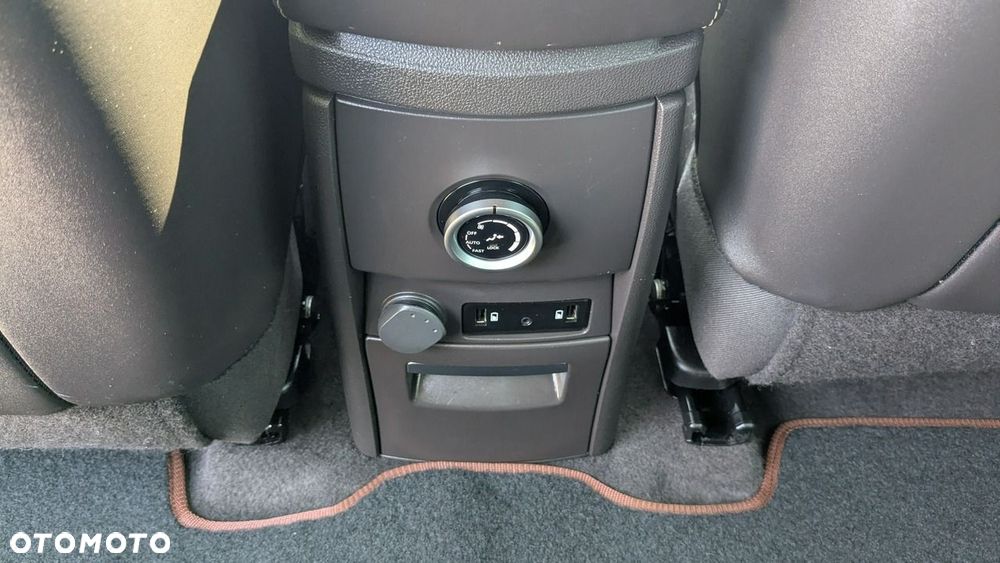 Renault Espace 1.6 dCi Energy Initiale Paris EDC 7os - 31