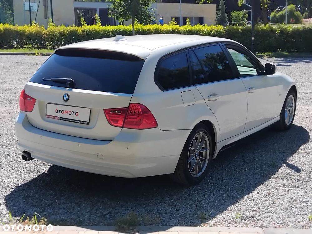 BMW Seria 3 320d - 24