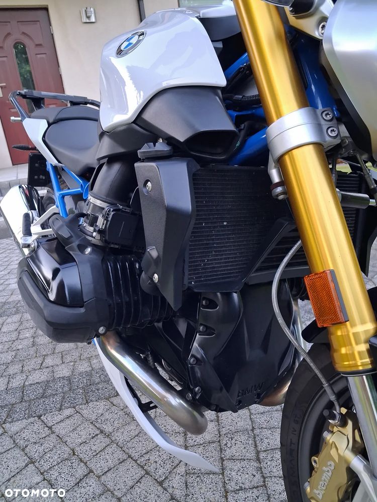 BMW R - 9