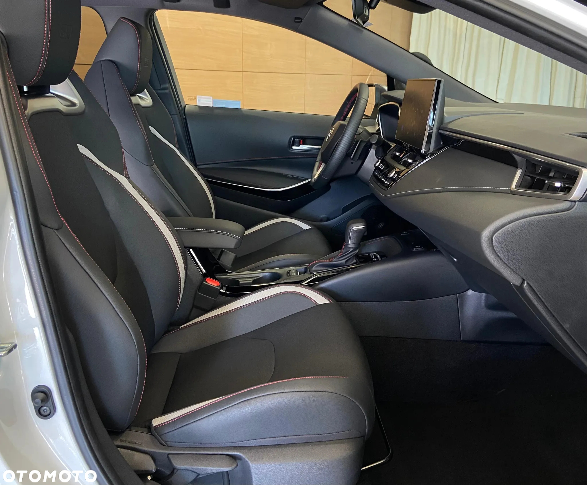 Toyota Corolla 2.0 Hybrid GR Sport Dynamic - 20