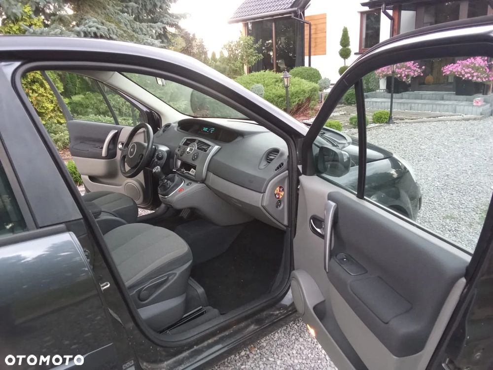 Renault Scenic - 13