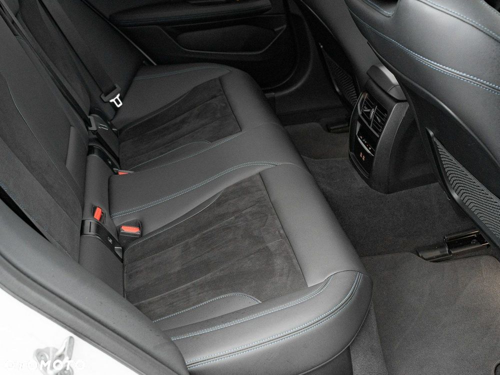 BMW i4 80.7kWh eDrive 40 M Sport - 29