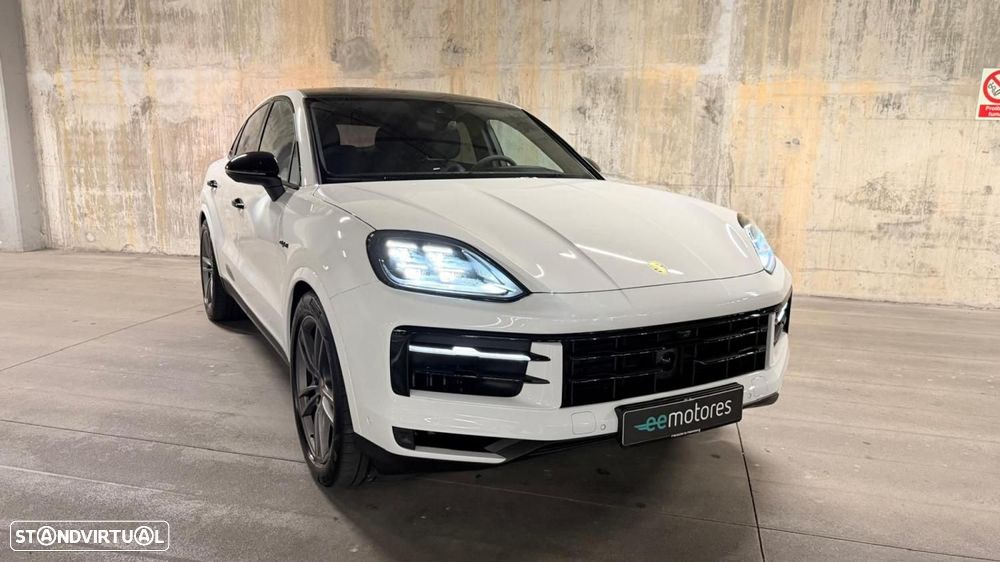 Porsche Cayenne Coupé E-Hybrid Black Edition - 2