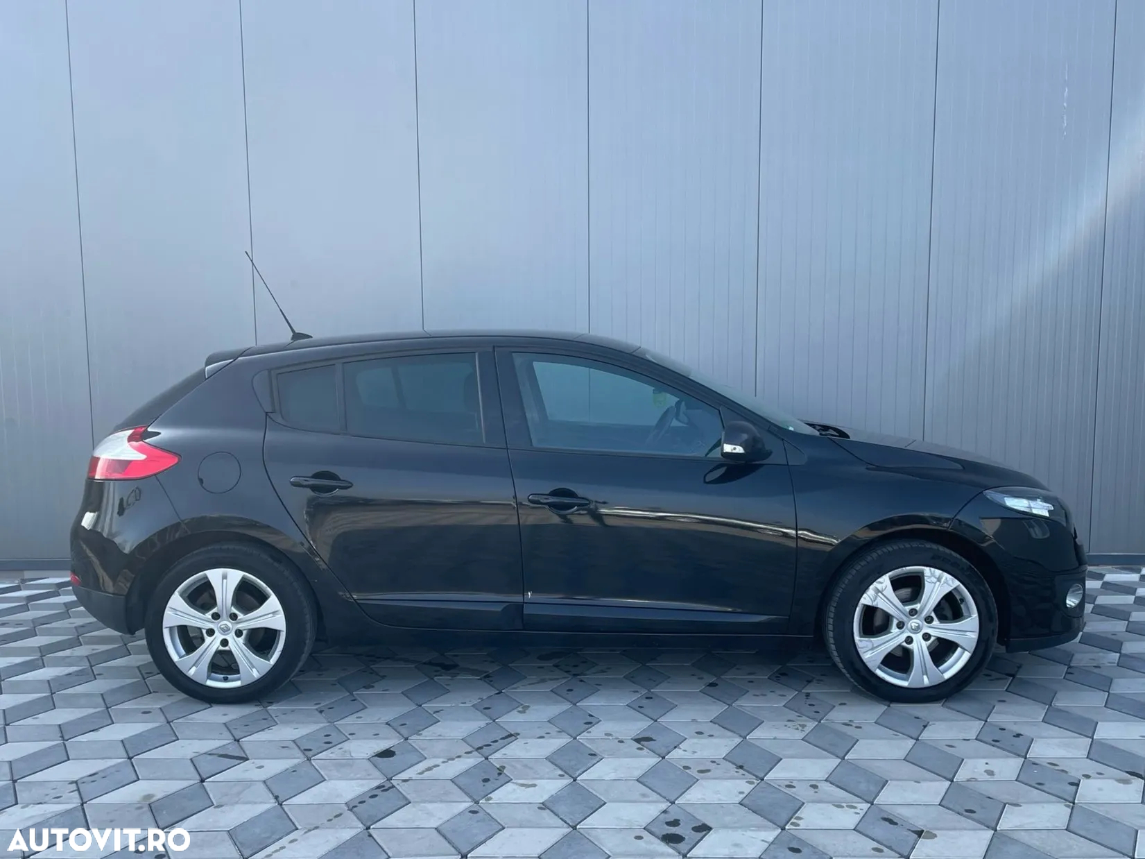 Renault Megane Grandtour ENERGY TCe 115 Start & Stop Bose Edition - 11