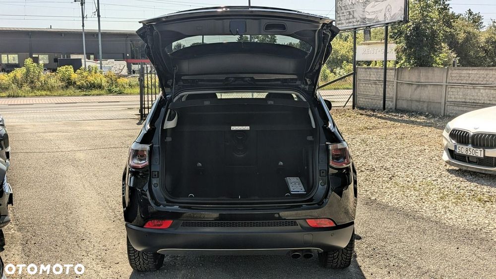 Jeep Compass - 36
