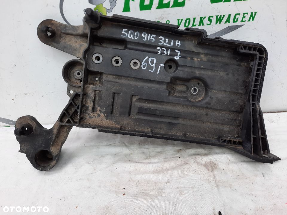 VW GOLF VII PODSTAWA AKUMULATORA 5Q0915321H  5Q0915331J - 2