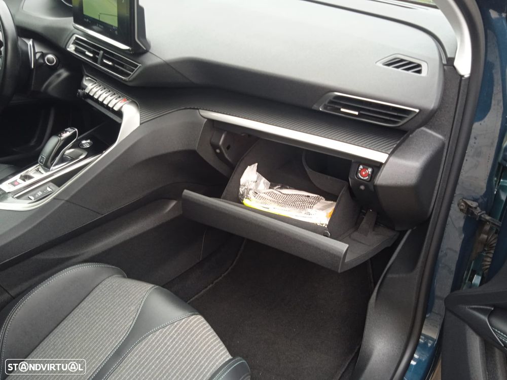 Peugeot 3008 1.2 PureTech Allure EAT8 - 43