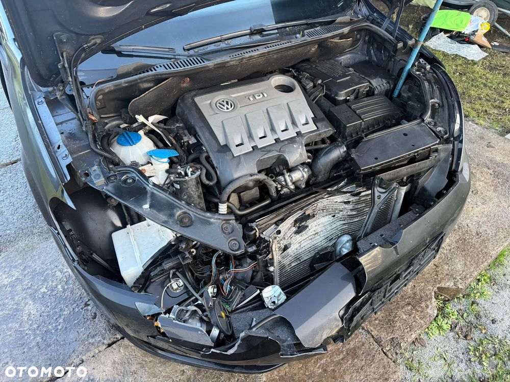 Volkswagen Touran 1.6 TDI DPF BlueMotion Technology Life - 8