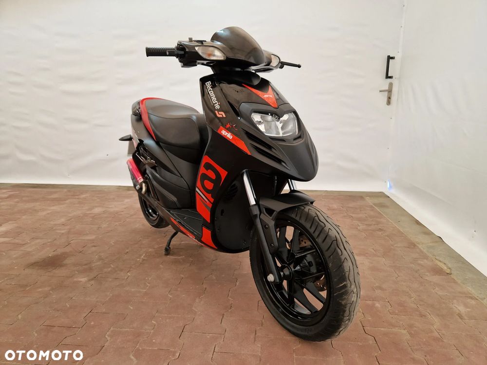 Aprilia SR - 12