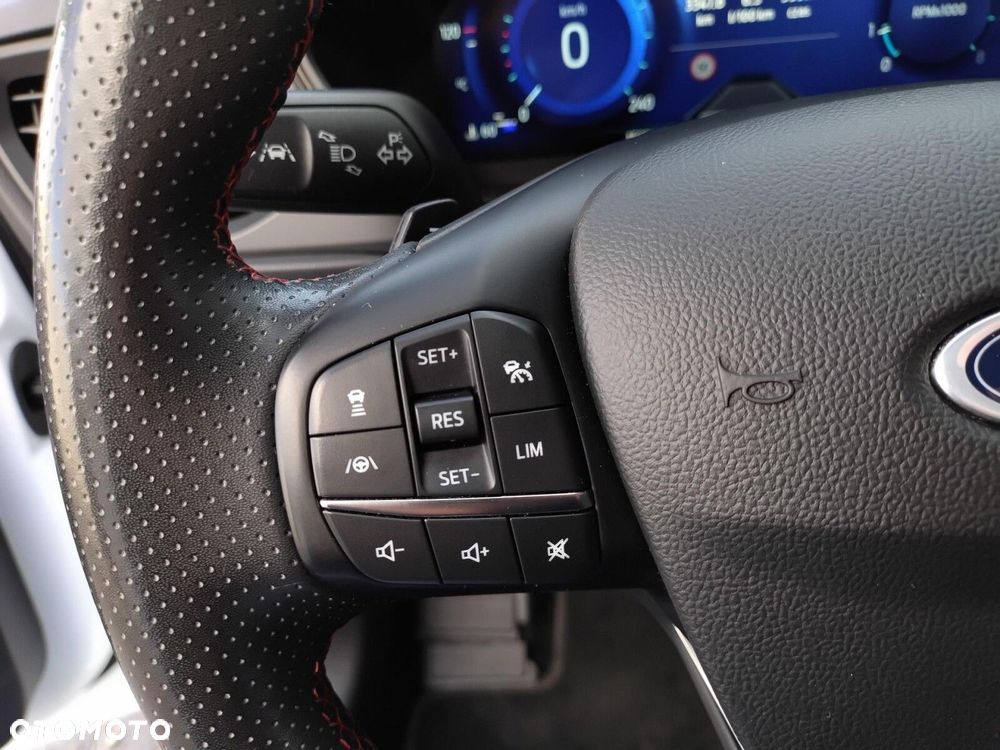 Ford Focus 1.0 EcoBoost Hybrid ST-LINE X - 14