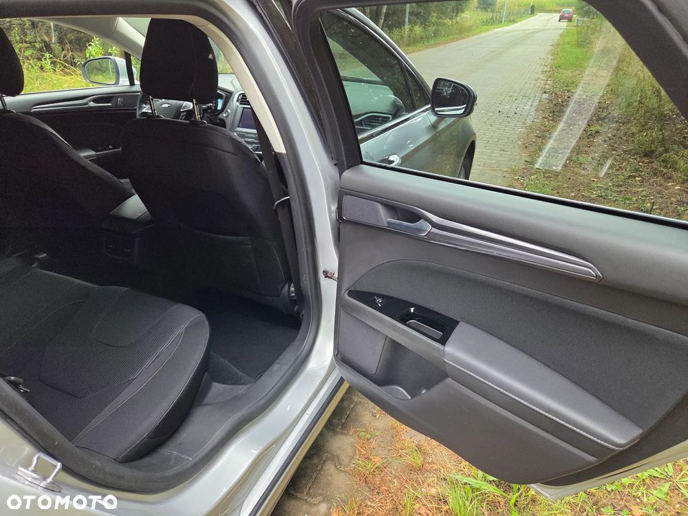 Ford Mondeo 2.0 Hybrid Titanium - 19