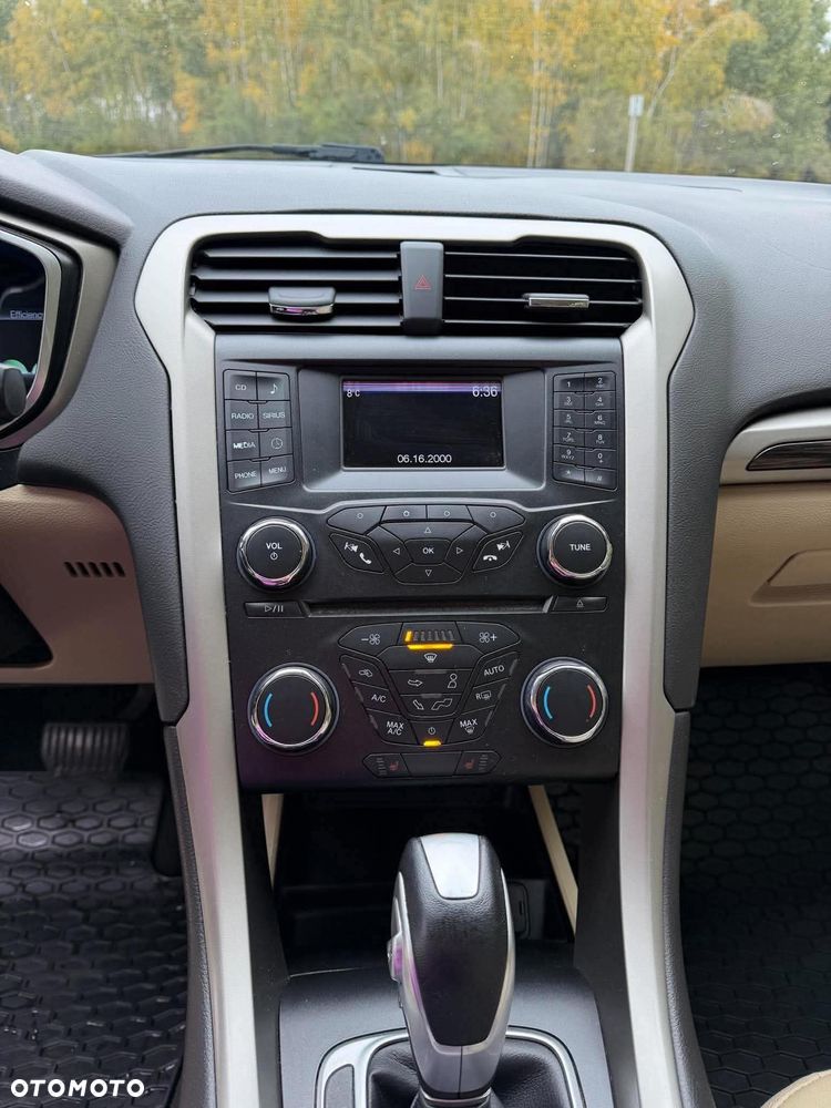 Ford Fusion - 22