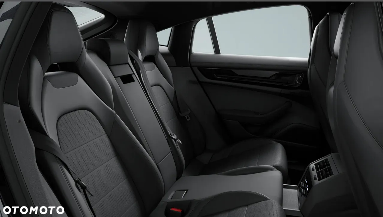 Porsche Panamera - 3