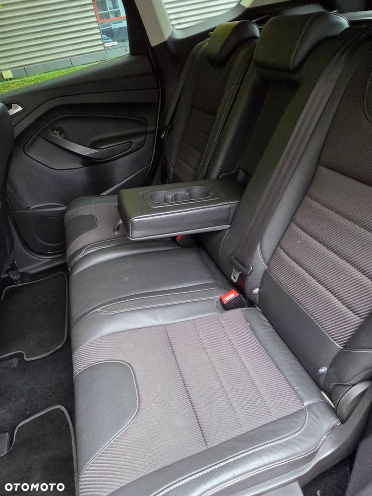 Ford Kuga 2.0 TDCi FWD Titanium - 36