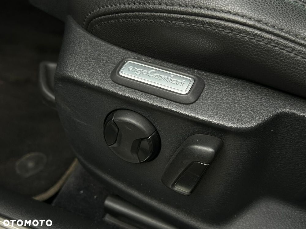 Volkswagen Passat - 34