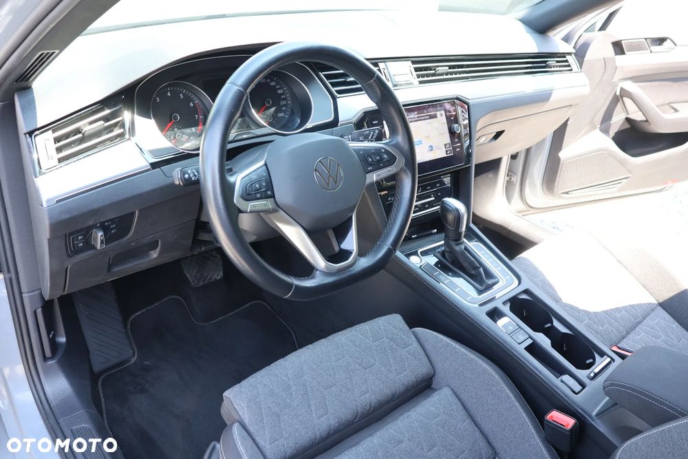 Volkswagen Passat Variant 1.5 TSI EVO Elegance DSG - 9