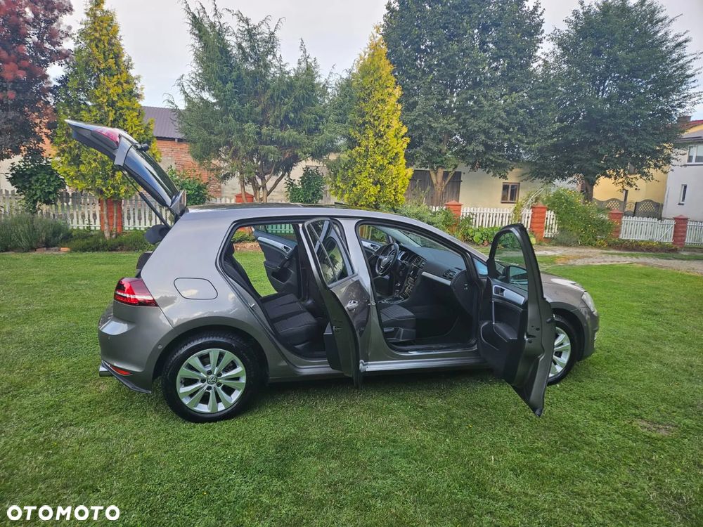 Volkswagen Golf - 10