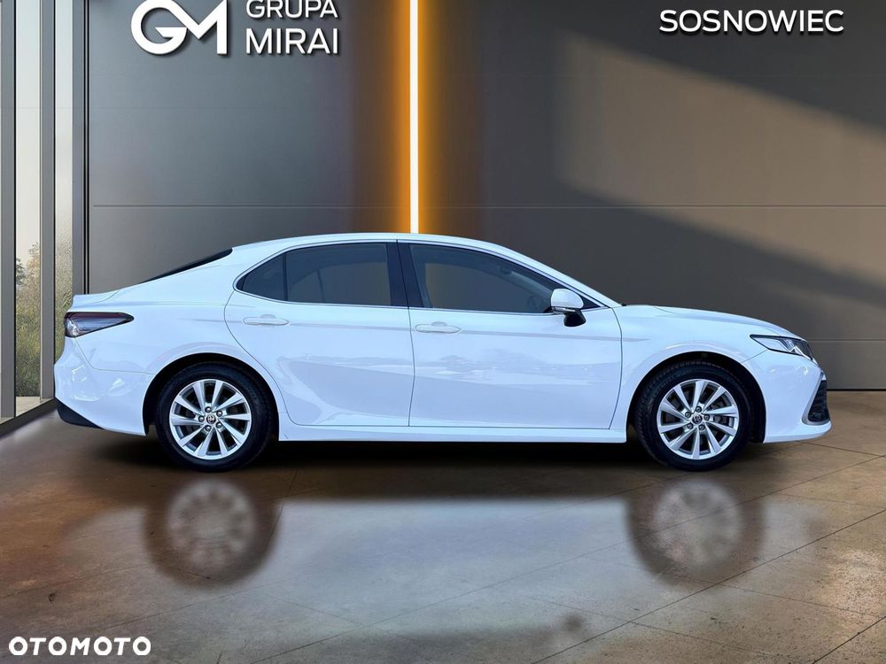 Toyota Camry 2.5 Hybrid Comfort CVT - 6