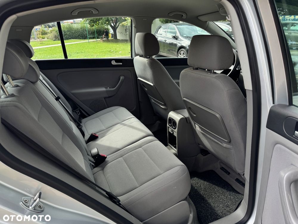 Volkswagen Golf Plus 1.6 FSI Comfortline - 9
