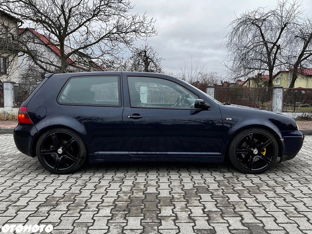 Volkswagen Golf - 6