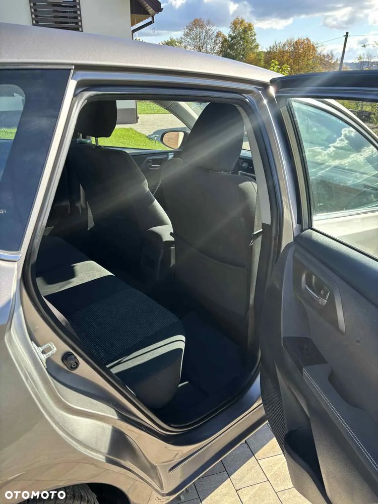 Toyota Auris 1.4 D-4D Premium - 8