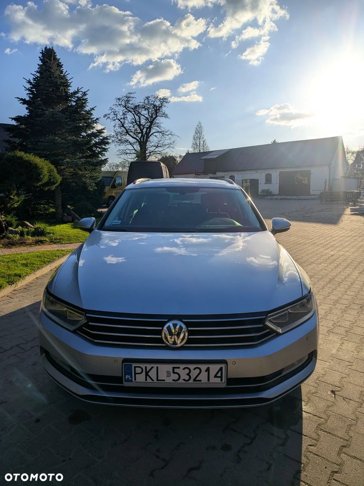 Volkswagen Passat 2.0 TDI SCR DSG Comfortline - 2