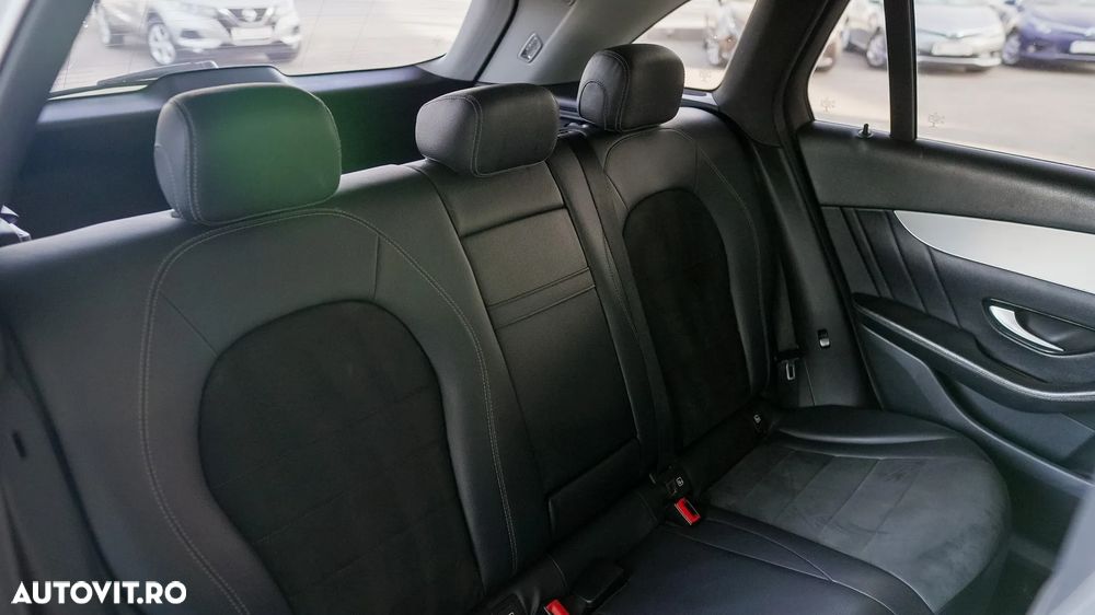 Mercedes-Benz GLC 250 d 4Matic 9G-TRONIC - 25