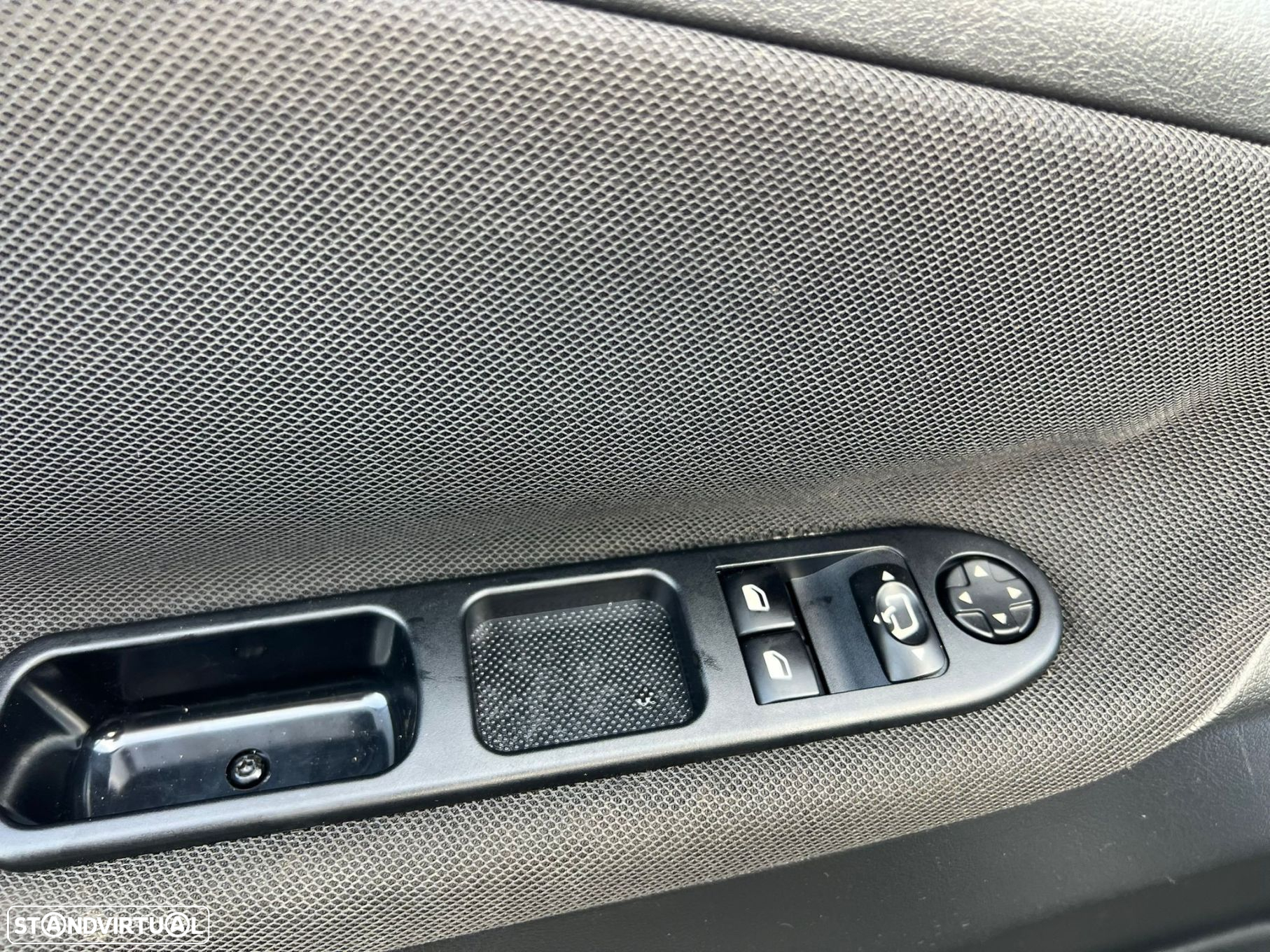 Peugeot 207 CC 1.6 HDi FAP - 22