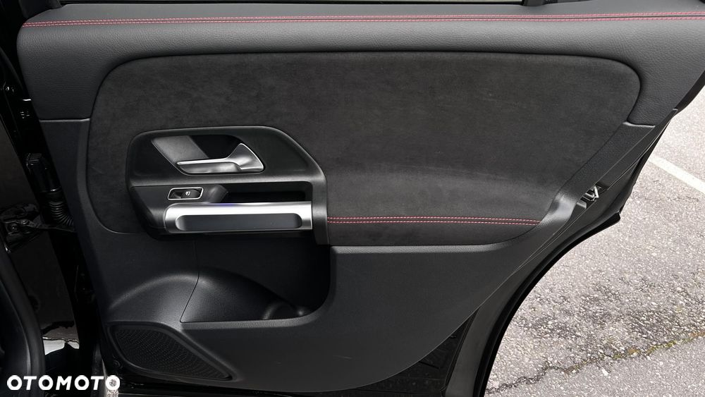 Mercedes-Benz GLB 200 AMG Line 7G-DCT - 28