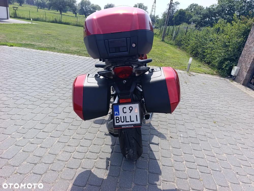 Honda VFR - 10