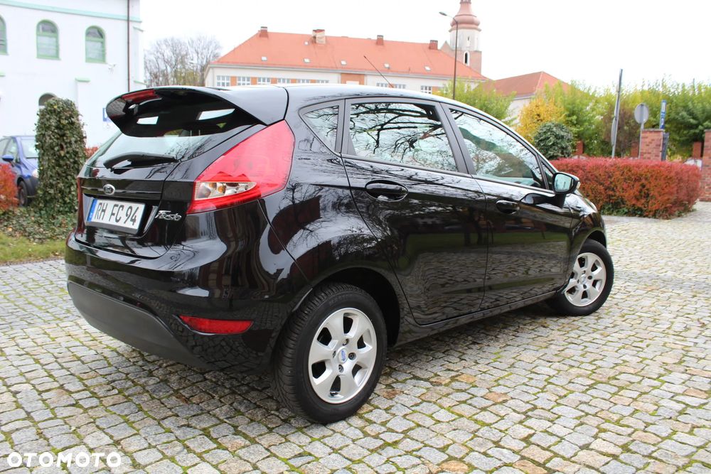 Ford Fiesta - 12