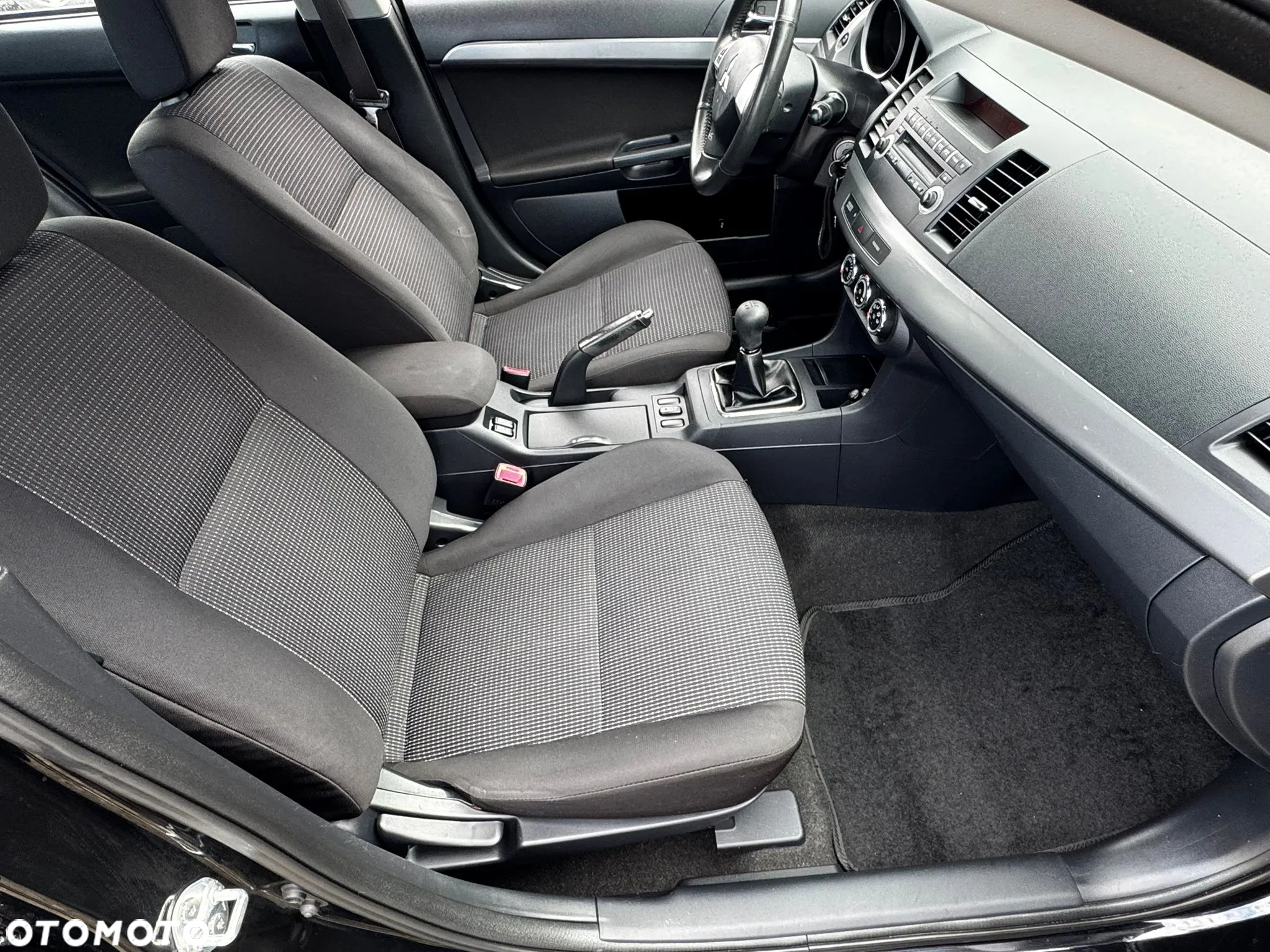 Mitsubishi Lancer 1.6 ClearTec Inform - 38