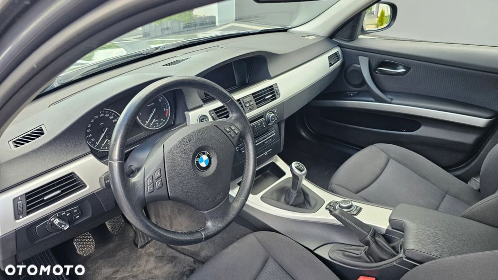 BMW Seria 3 320d - 8