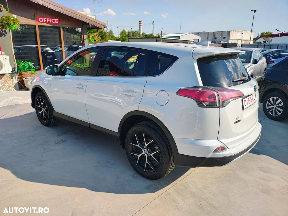 Toyota RAV4 2.0 D-4D 4x2 Start-Stop Executive - 26