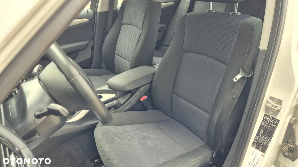 BMW X1 sDrive18d xLine - 12