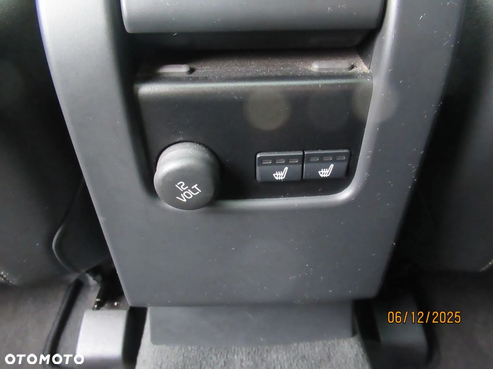 Volvo XC 60 D4 AWD R-Design Momentum - 13