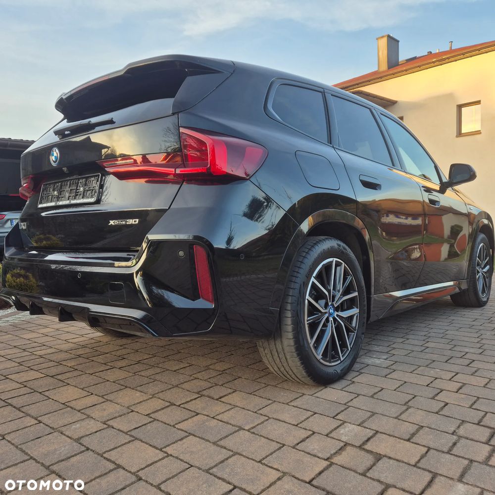 BMW iX1 xDrive30 M Sportpaket - 23