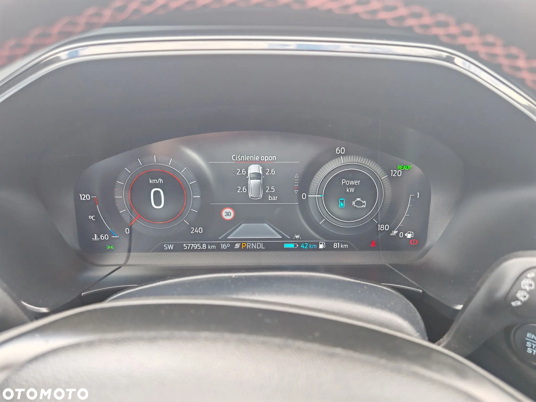 Ford Kuga 2.5P PHEV FWD ST-Line X - 31