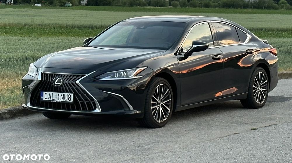 Lexus ES 300h Business Edition - 1